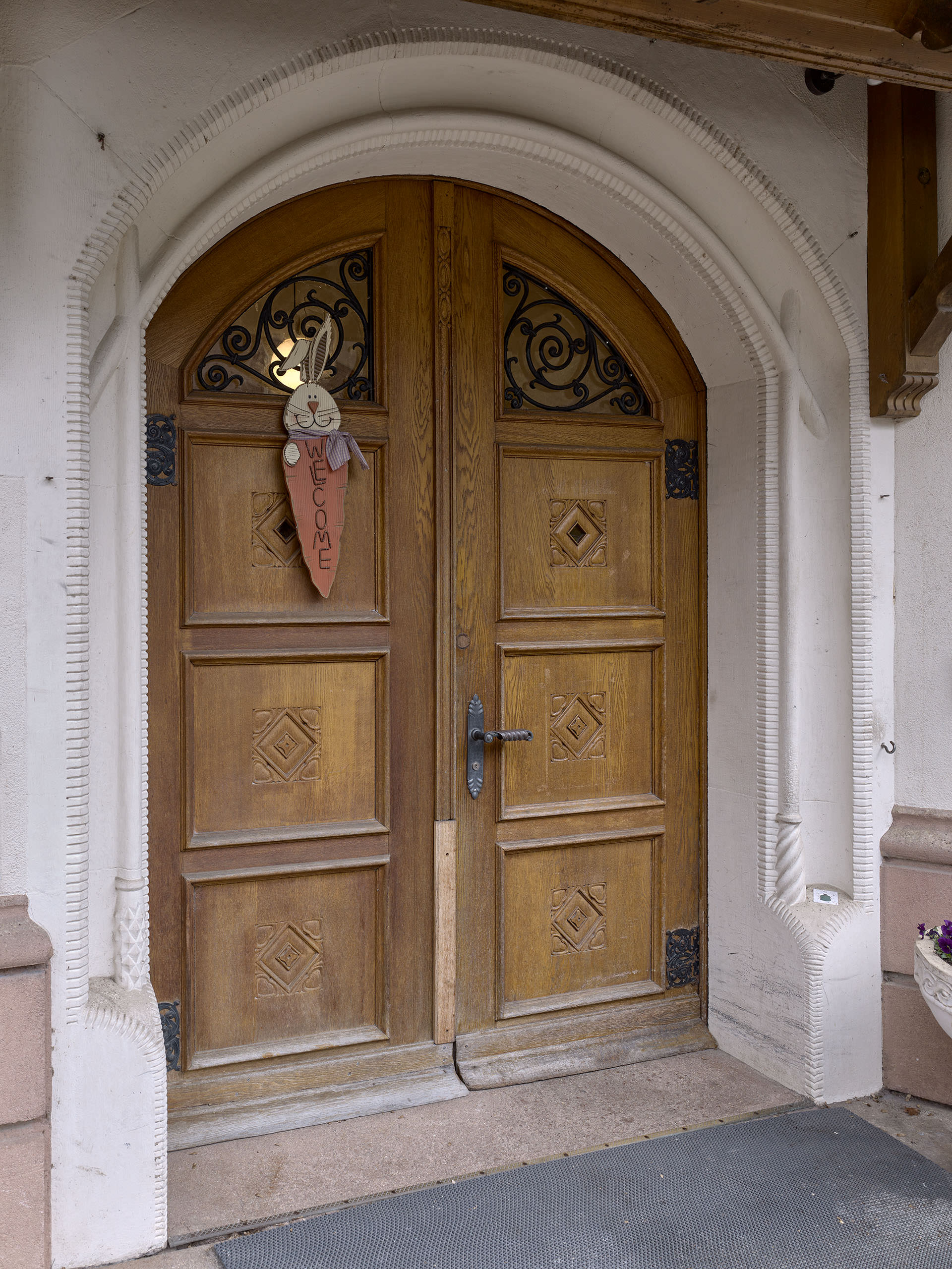 Baselstrasse 2. Haustür